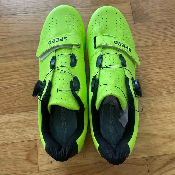 Speed Spin Shoes - Picture 3 of 6